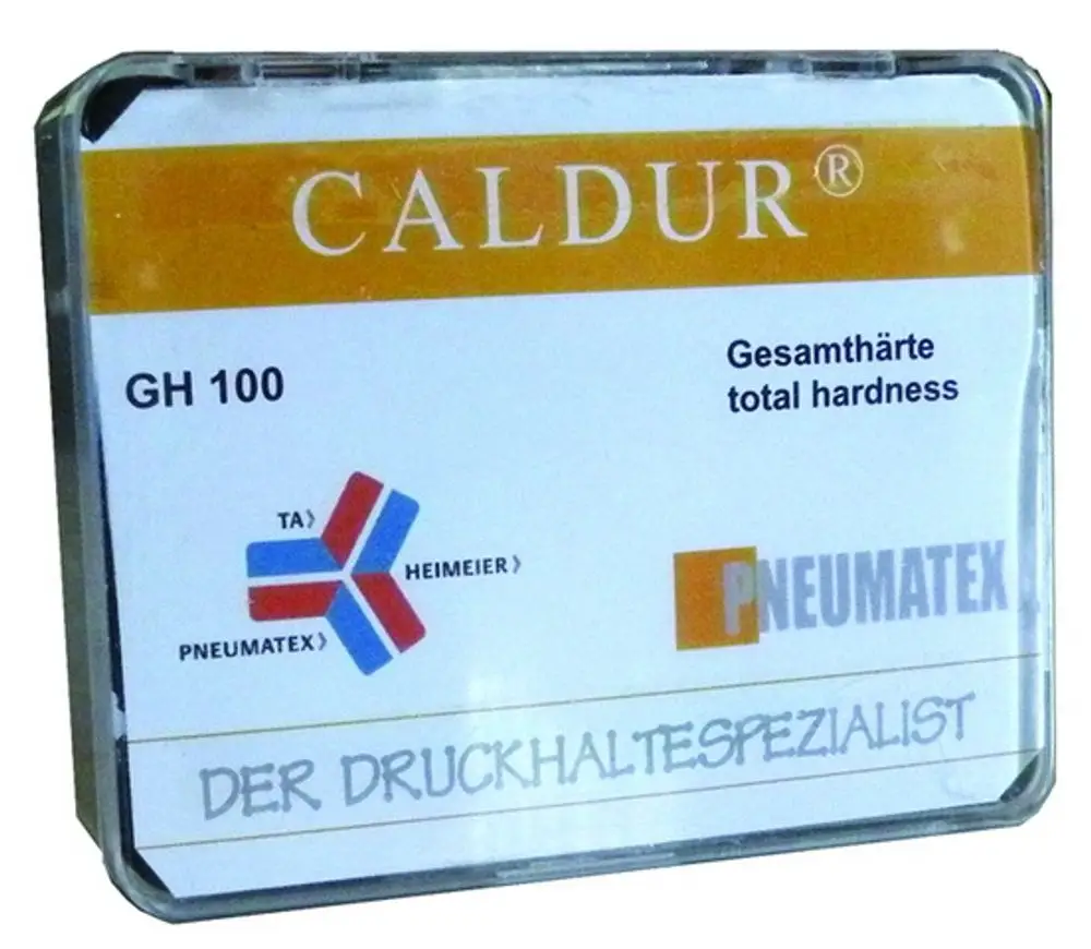 Wasserhärtemessbesteck in transparenter Verpackung mit Produktbezeichnung und Logo von IMI Hydronic Engineering zur Bestimmung der Wasserhärte.